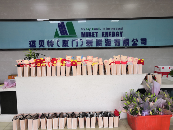 ���˸�Ů��